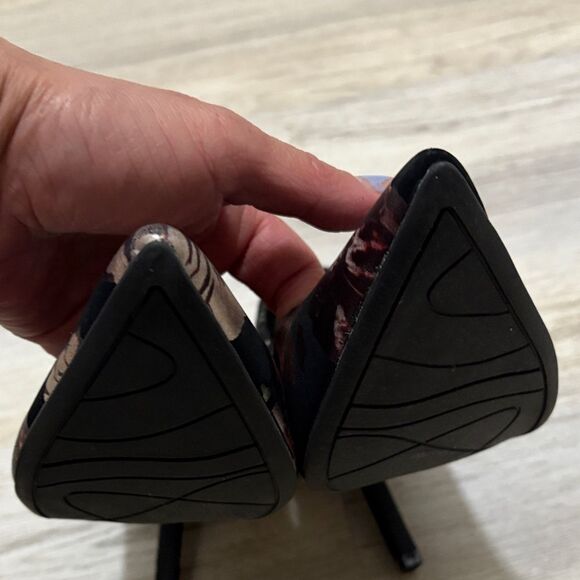 Christian Siriano Black and Pink Floral Heels preloved 👠 - Picture 6 of 9